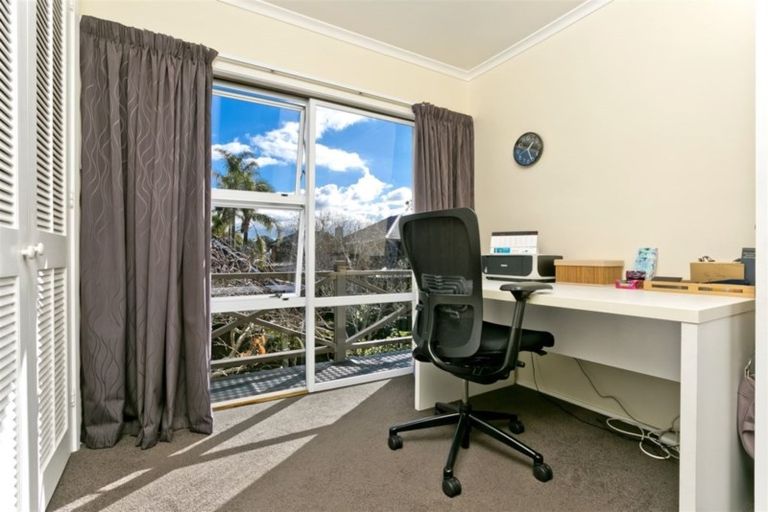 Photo of property in 2/4 Frater Avenue, Milford, Auckland, 0620