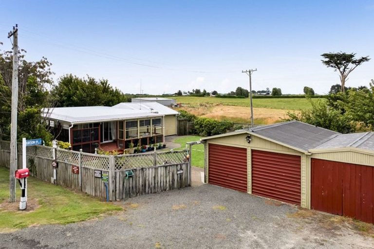 Photo of property in 15 Gilbert Street, Kakaramea, Patea, 4598