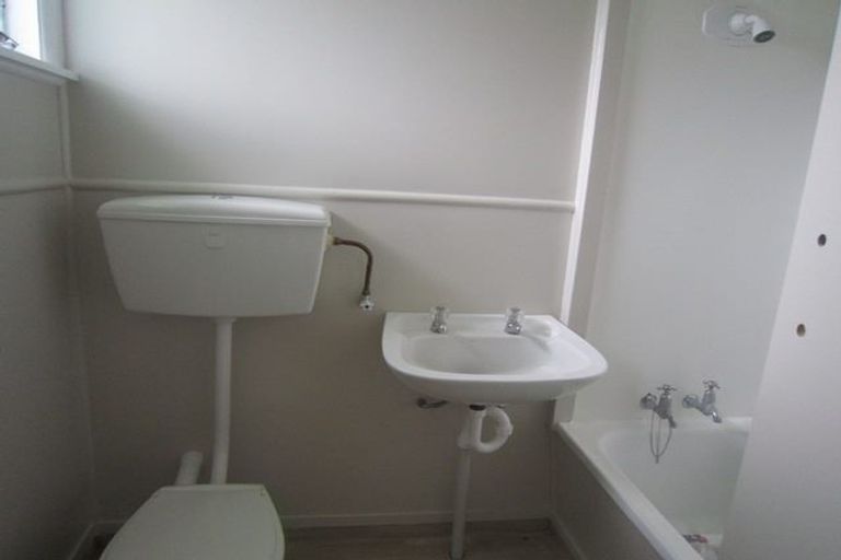 Photo of property in 11 Yeats Crescent, Fairfield, Hamilton, 3214