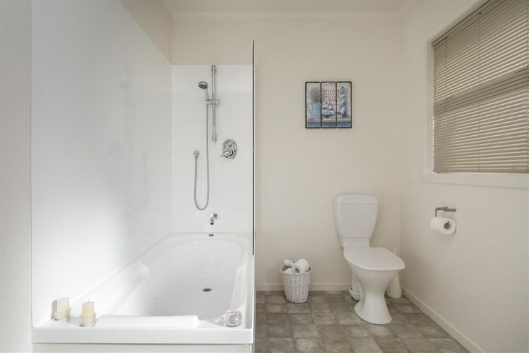 Photo of property in Acacia Court, 3/2 Jarden Mile, Nukuhau, Taupo, 3330