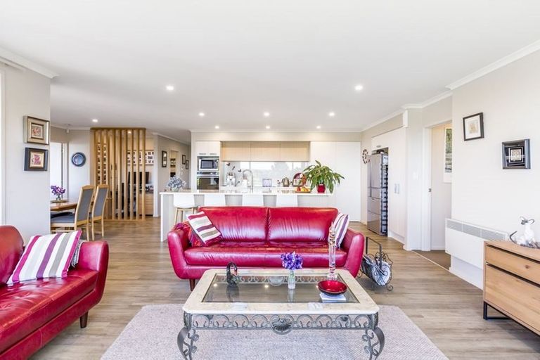 Photo of property in 16 Ruth Craig Place, Stanmore Bay, Whangaparaoa, 0932