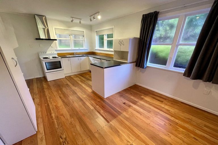 Photo of property in 21 Lowry Crescent, Stokes Valley, Lower Hutt, 5019