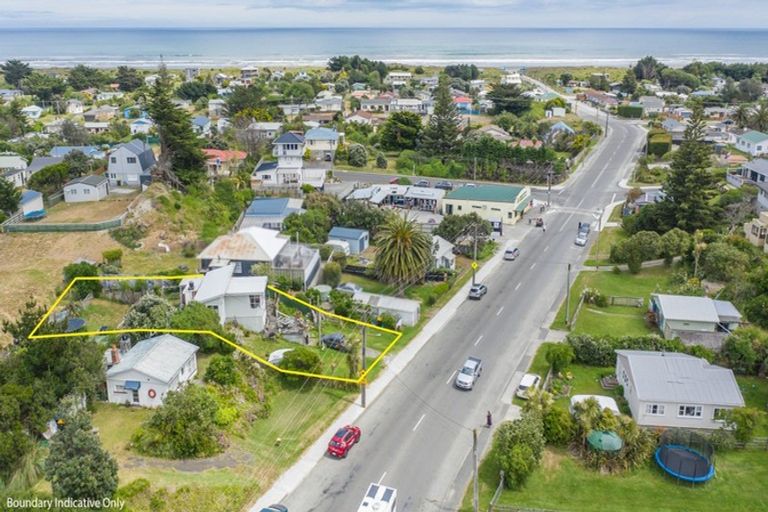 Photo of property in 643 Waitarere Beach Road, Waitarere Beach, Levin, 5510