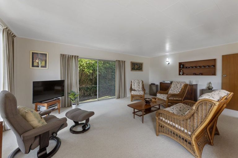 Photo of property in 412 Stokes Valley Road, Stokes Valley, Lower Hutt, 5019