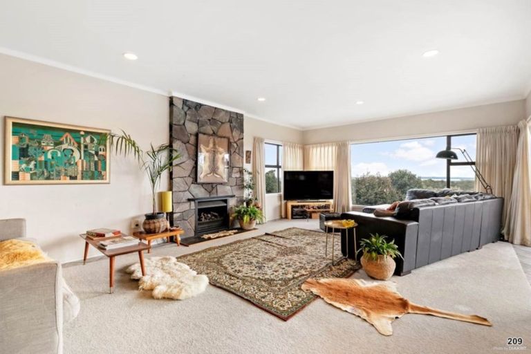 Photo of property in 209 Golf Road, Titirangi, Auckland, 0604