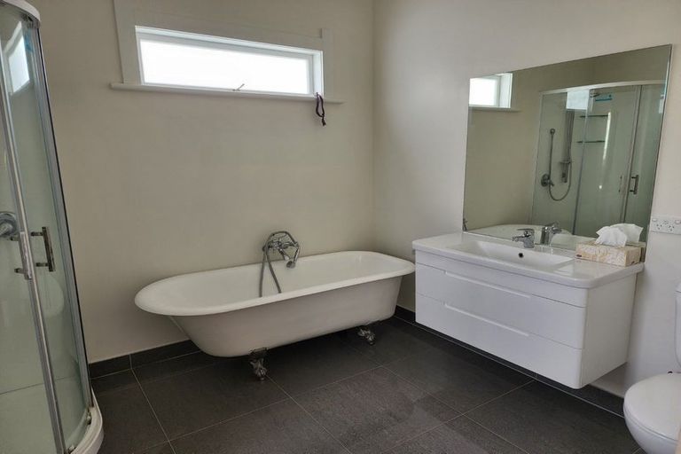 Photo of property in 8 Formby Avenue, Point Chevalier, Auckland, 1022