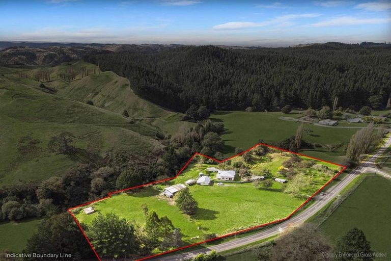 Photo of property in 608 Ongo Road, Hunterville, 4782