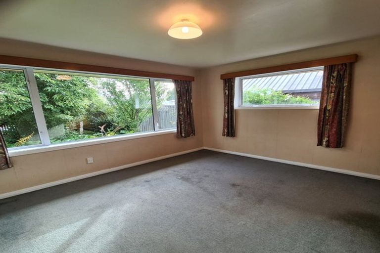 Photo of property in 5 Wyatt Place, Russley, Christchurch, 8042