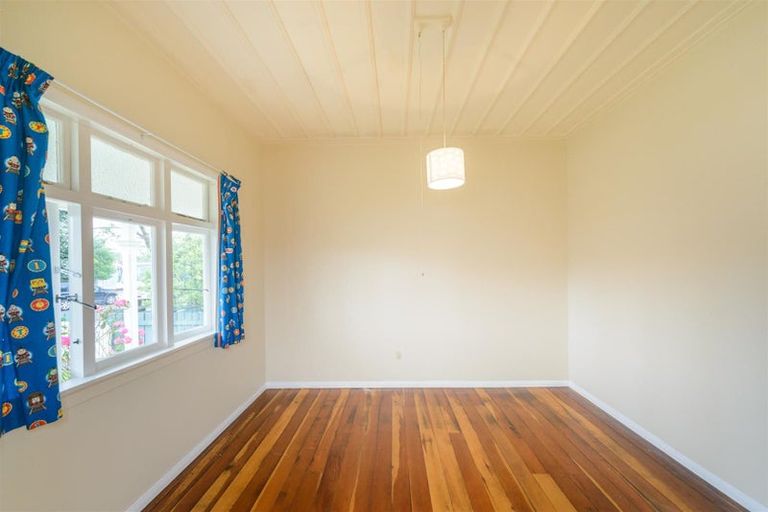 Photo of property in 14 Blackwell Street, Marton, 4710