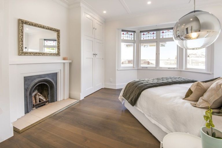 Photo of property in 242 Lake Road, Hauraki, Auckland, 0622