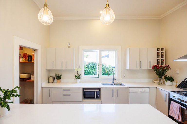 Photo of property in 239 Victoria Avenue, Hokowhitu, Palmerston North, 4410