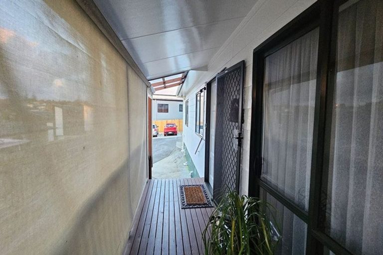 Photo of property in 19a Crystal Avenue, Glendene, Auckland, 0602