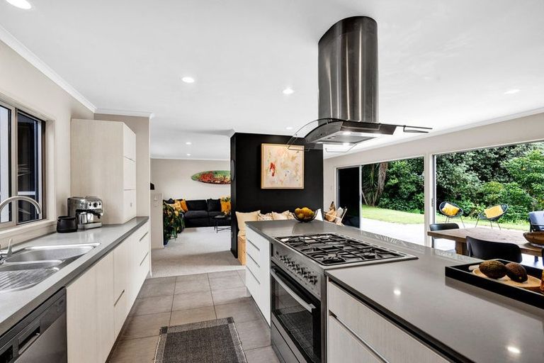 Photo of property in 72e Wairau Road, Oakura, 4314