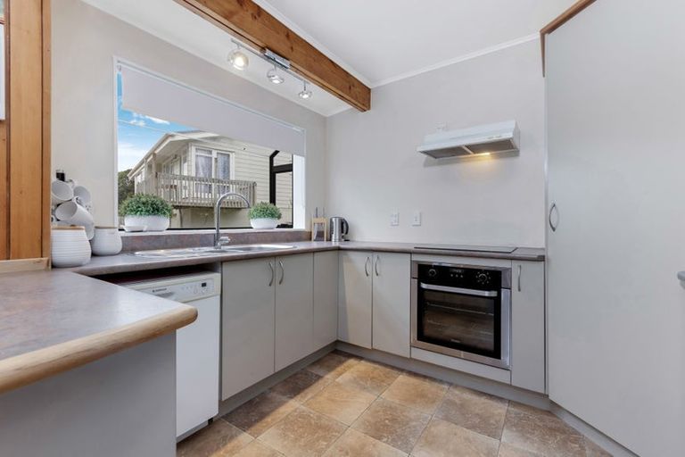 Photo of property in 2/9 Choice Avenue, Henderson, Auckland, 0612