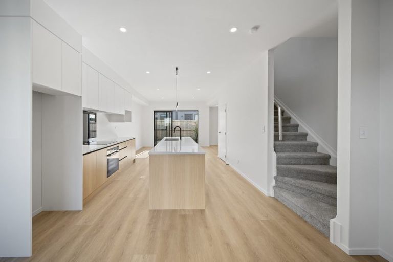 Photo of property in 10 Clendon Place, Manurewa, Auckland, 2102