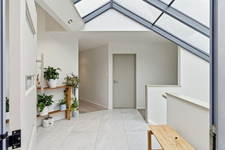 Photo of property in 10 Cadiz Lane, Mount Pleasant, Christchurch, 8081