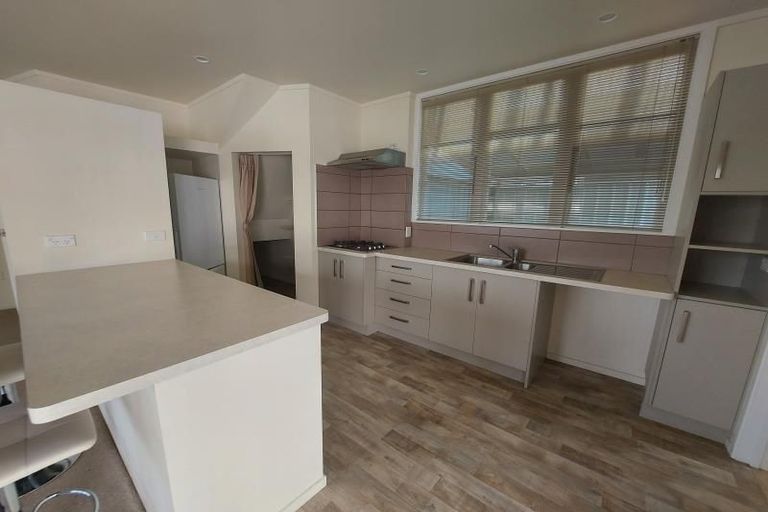 Photo of property in 17 Donald Street, Regent, Whangarei, 0112