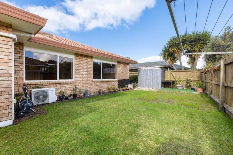 Photo of property in 2 Mcgowan Place, Orewa, 0931