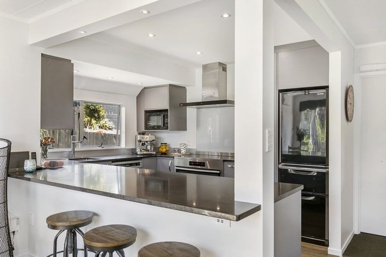 Photo of property in 15 Dalwhinnie Parade, Highland Park, Auckland, 2010