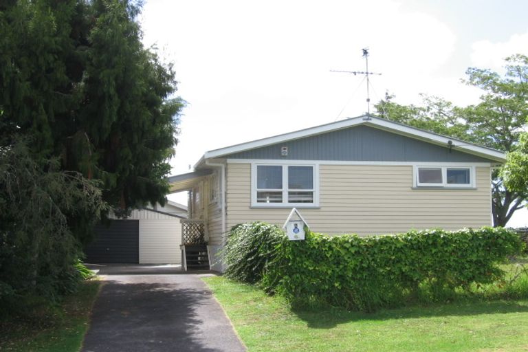 Photo of property in 1 Neptune Avenue, Beach Haven, Auckland, 0626