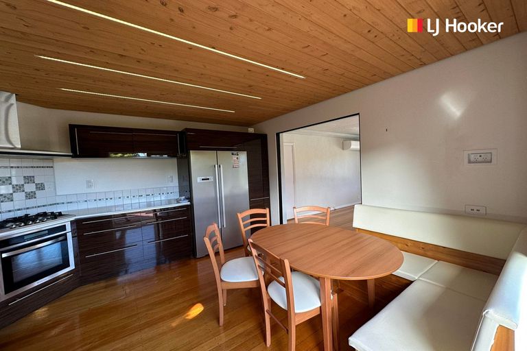 Photo of property in 15 Porterfield Street, Macandrew Bay, Dunedin, 9014