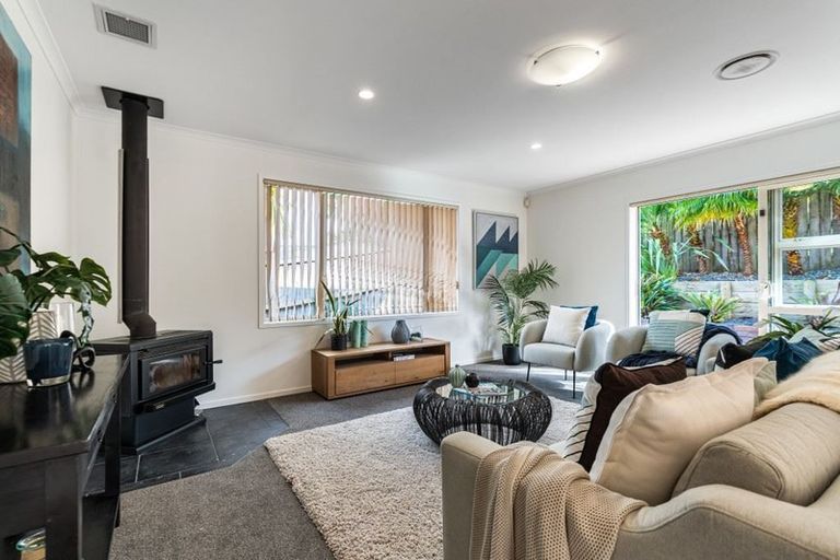 Photo of property in 28a Park Road, Glenfield, Auckland, 0629
