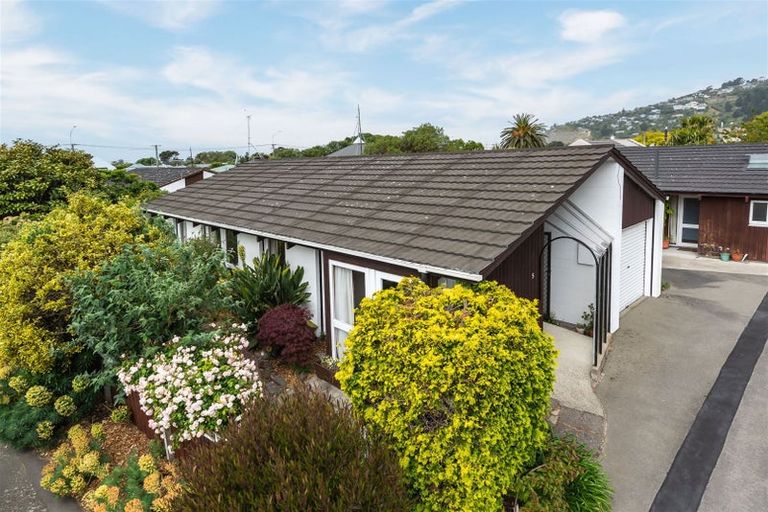 Photo of property in 5 Raekura Place, Redcliffs, Christchurch, 8081