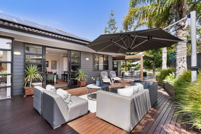 Photo of property in 105 Pine Harbour Parade, Beachlands, Auckland, 2018