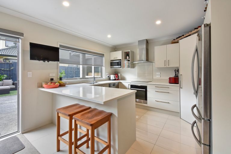 Photo of property in 2/11 Collie Street, Hillpark, Auckland, 2102