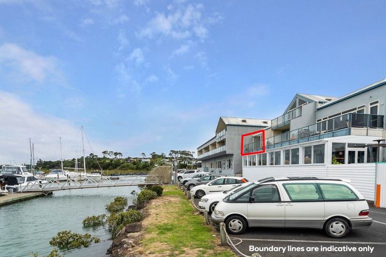 Photo of property in 16/15 Clearwater Cove, West Harbour, Auckland, 0618