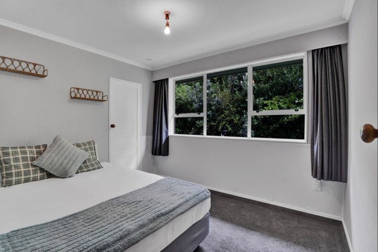 Photo of property in 14 Heaphy Road, Opunake, 4616