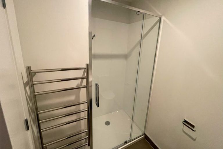 Photo of property in 4 Whanui Place, Mangere Bridge, Auckland, 2022