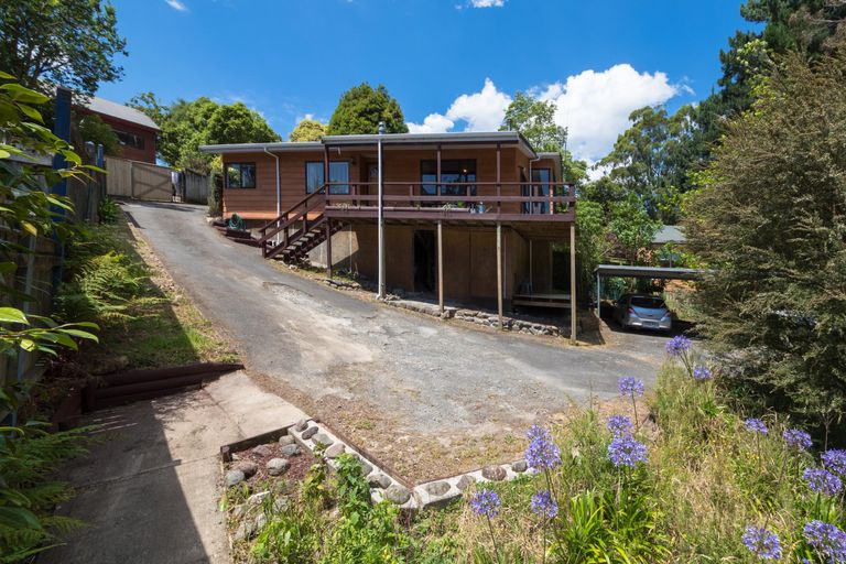 Photo of property in 35 Heathcote Place, Fitzherbert, Palmerston North, 4410