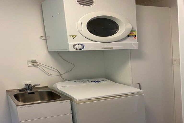 Photo of property in 3/49 Maungaraki Road, Korokoro, Lower Hutt, 5012