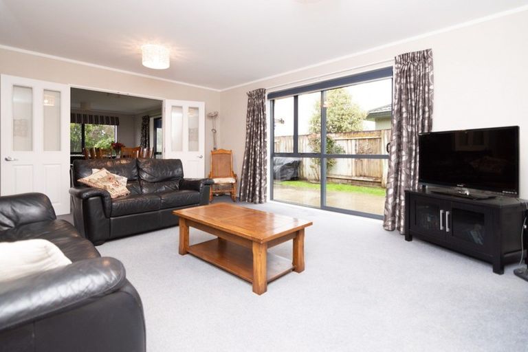 Photo of property in 12 Aspen Way, Kelvin Grove, Palmerston North, 4414
