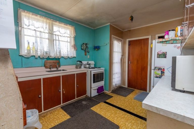 Photo of property in 106 Arahura Crescent, Waitangirua, Porirua, 5024