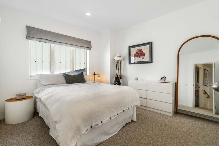 Photo of property in Providence Of Eden, 4/21 Hunters Drive, Three Kings, Auckland, 1024