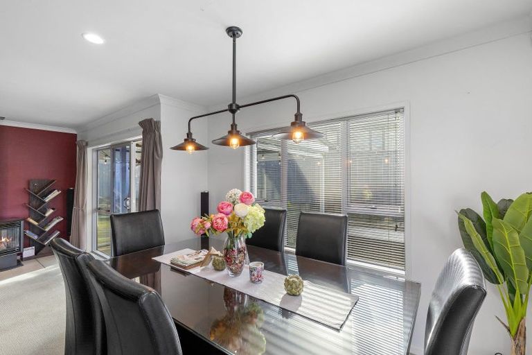 Photo of property in 20 Ronald Scott Grove, Riverstone Terraces, Upper Hutt, 5018