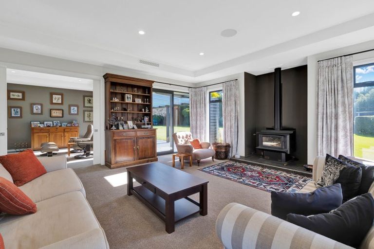 Photo of property in 1 Orchard Lane, Amberley, 7410