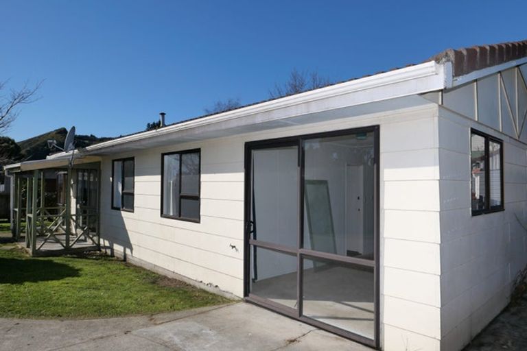 Photo of property in 13 Redwood Close, Paraparaumu, 5032
