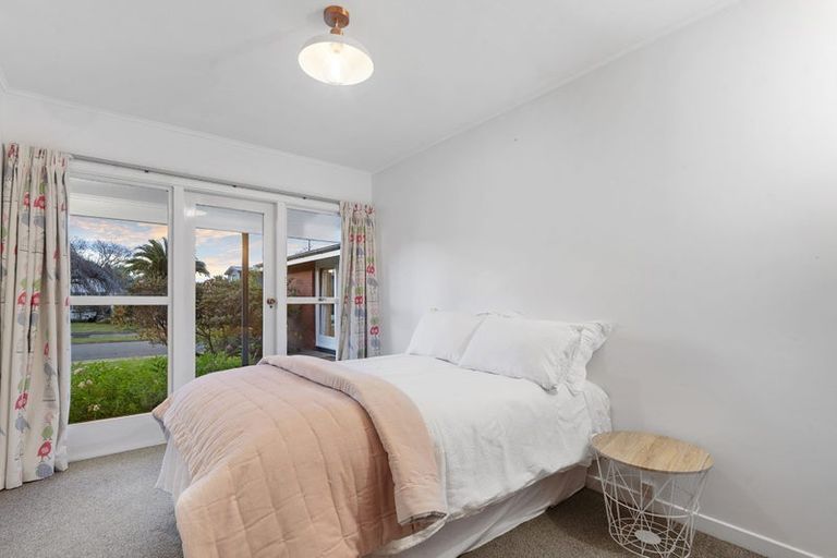 Photo of property in 11 Tuirau Place, Ilam, Christchurch, 8041