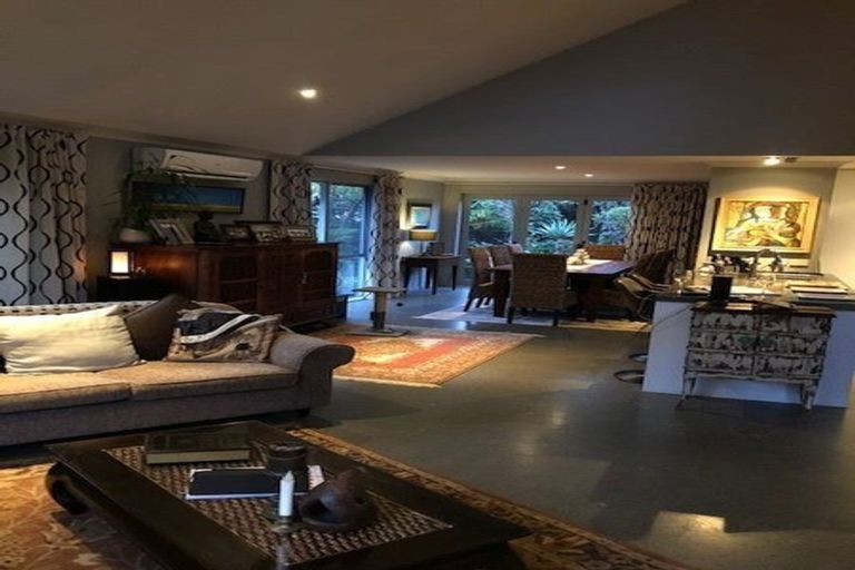 Photo of property in 116b Mcleod Road, Te Atatu South, Auckland, 0610