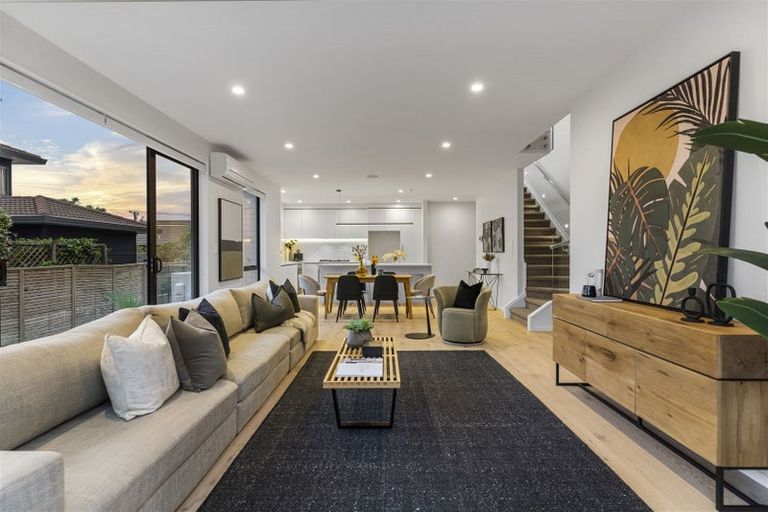 Photo of property in 35b Corunna Road, Milford, Auckland, 0620