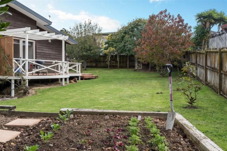 Photo of property in 67 Gosford Drive, Botany Downs, Auckland, 2010