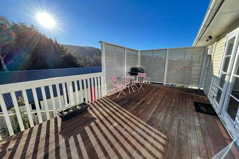 Photo of property in 30 The Drive, Tawa, Wellington, 5028