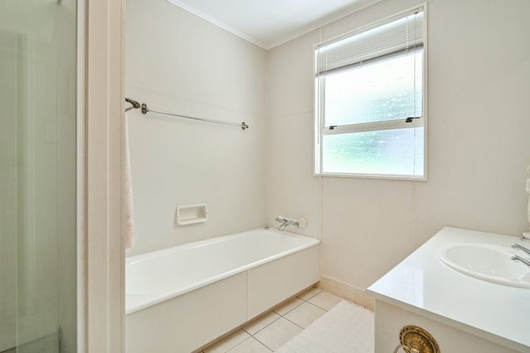 Photo of property in 41 Muritai Crescent, Havelock North, 4130