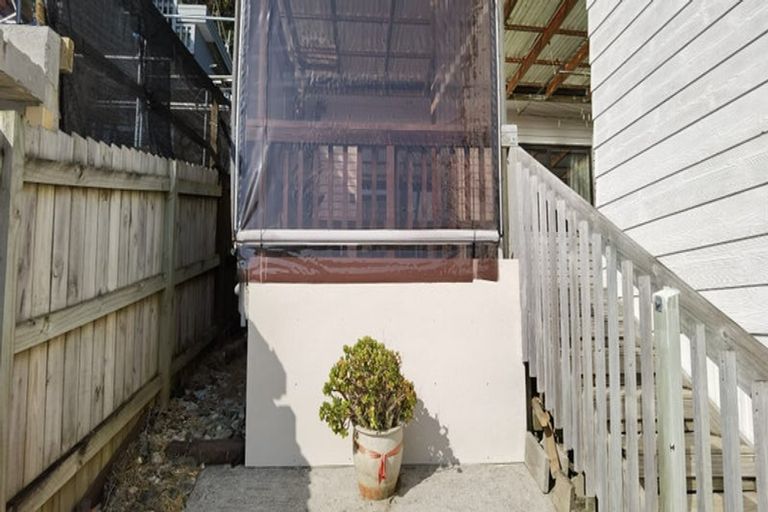 Photo of property in 54 Glennandrew Drive, Half Moon Bay, Auckland, 2012