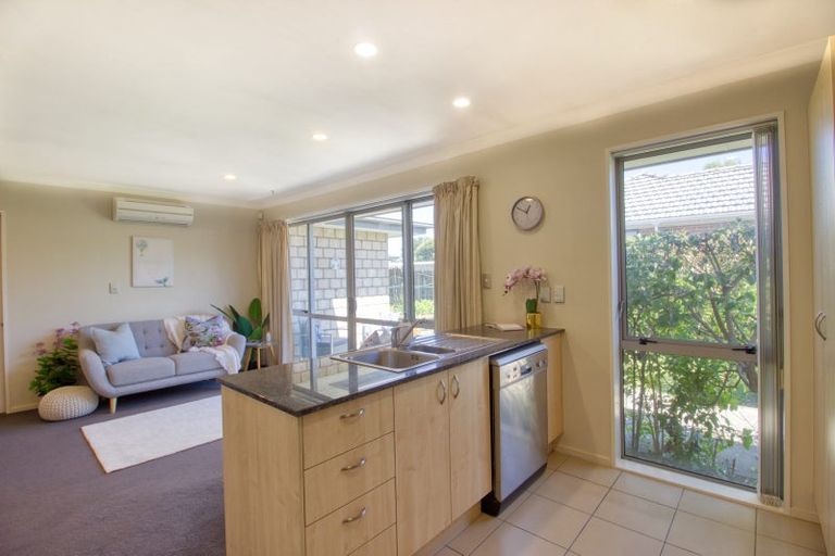 Photo of property in 2/335 Main South Road, Hornby, Christchurch, 8042