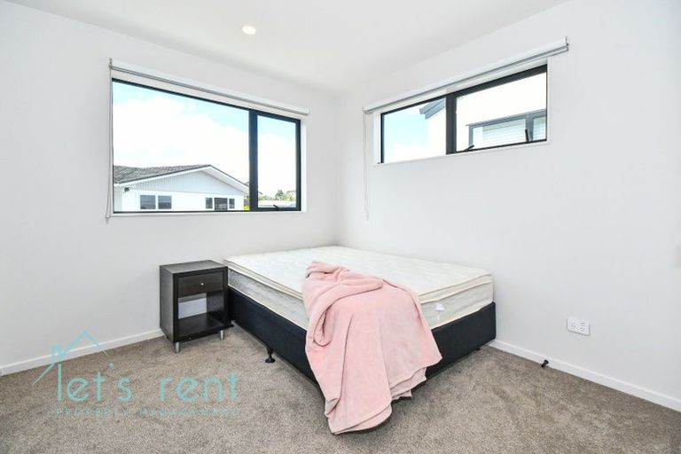 Photo of property in 104b Edgewater Drive, Pakuranga, Auckland, 2010