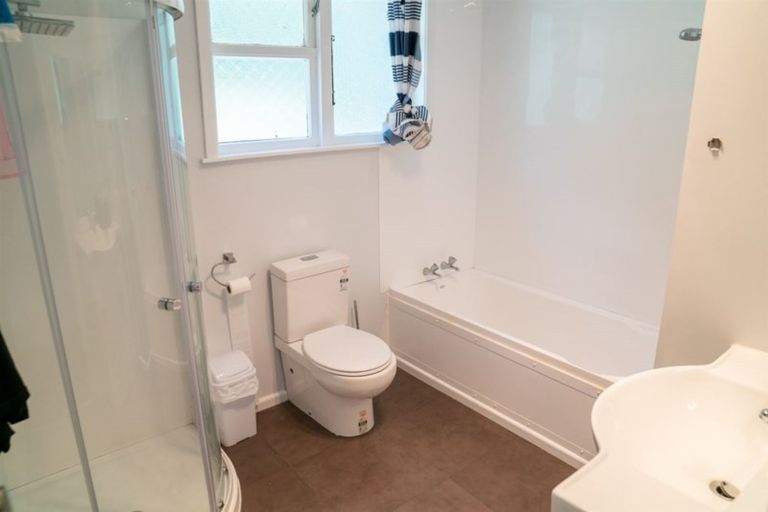 Photo of property in 160 Champion Street, Cannons Creek, Porirua, 5024